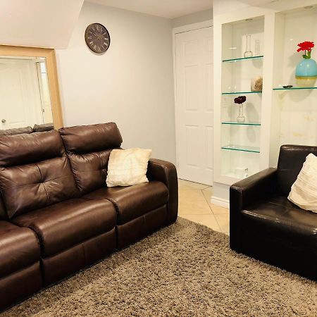 Deluxe Double Room- Hazel Stays Mississauga Kültér fotó